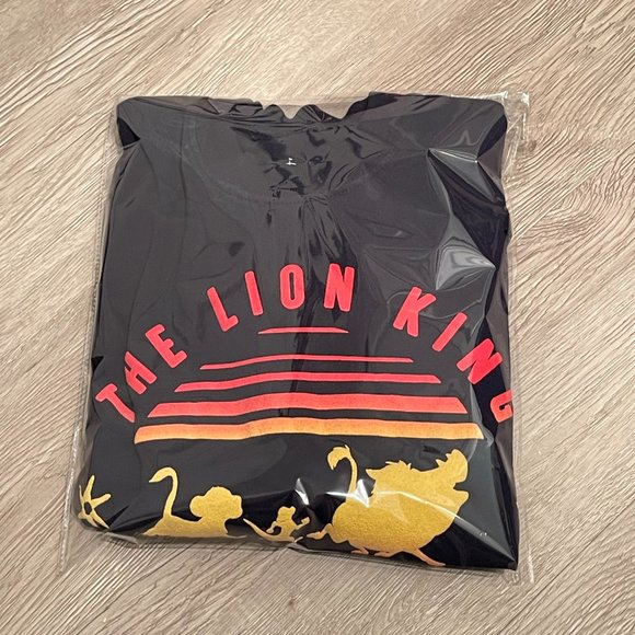 Lion King Pride Lands XS Spirit Jersey // Disney World shirt - Picture 6 of 6